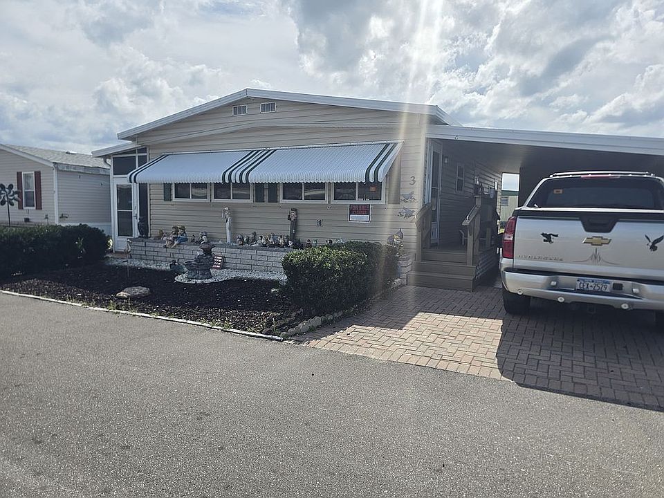 1st image of 3 Larkspur Ave