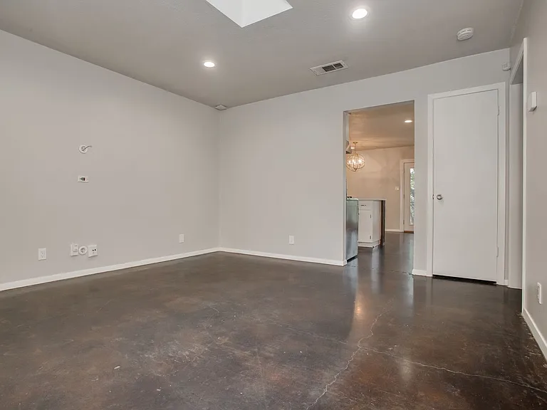 2300 Trailside Drive — Photo 11