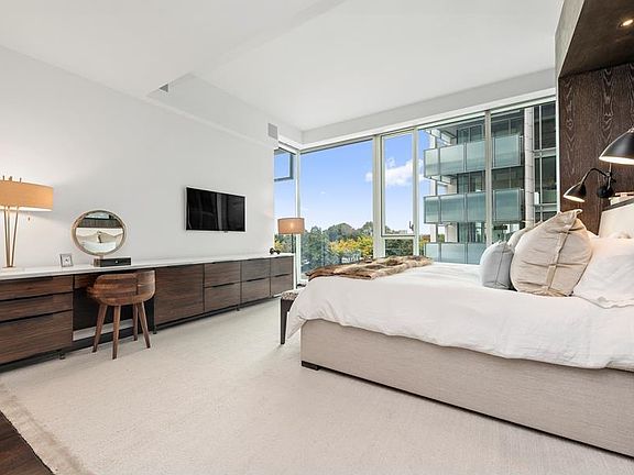 3rd image of 165 Charles St APT 6
