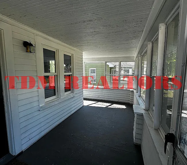 2534 Tiffin St — Photo 13