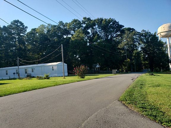4th image of 608 W 11th St