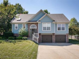 1664 Buckingham Dr, Liberty, MO 64068