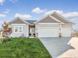 1106 Ridgewood Dr, Huxley, IA 50124