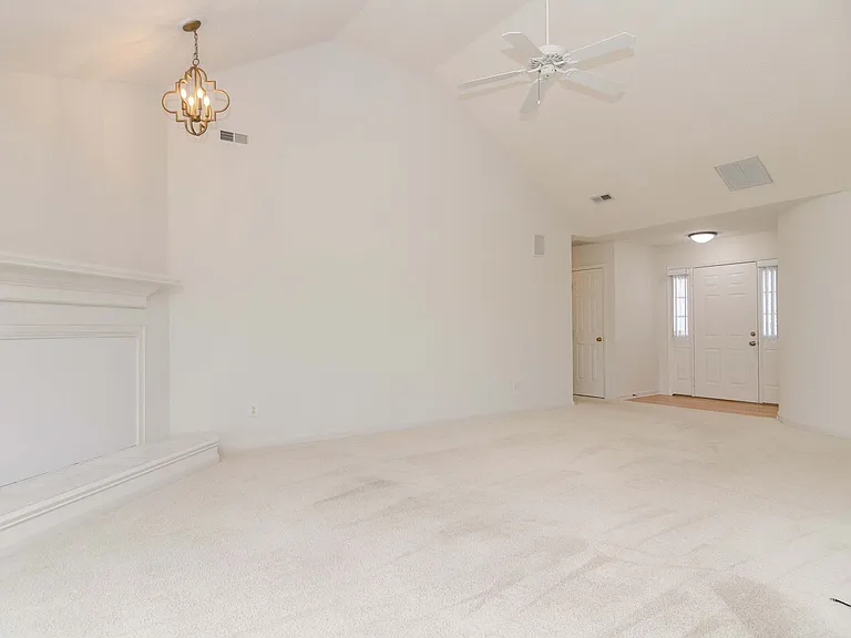 340 Palmer Way — Photo 7