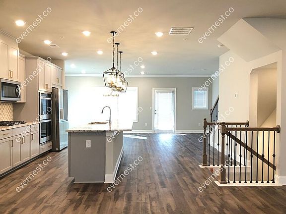 4th image of 835 Altamaha Trl