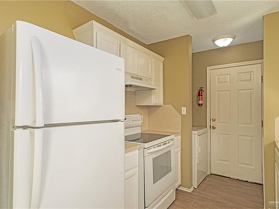 5th image of 3113 Providence Ave