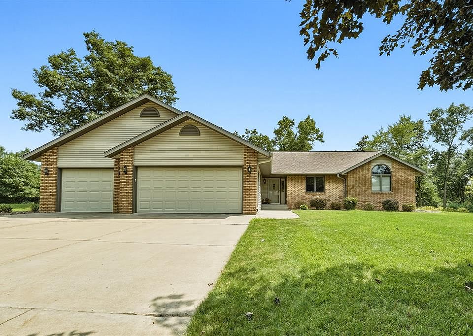 1st image of 1407 Woodridge Drive