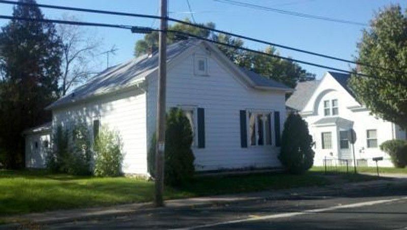 2nd image of 401 S Mill St