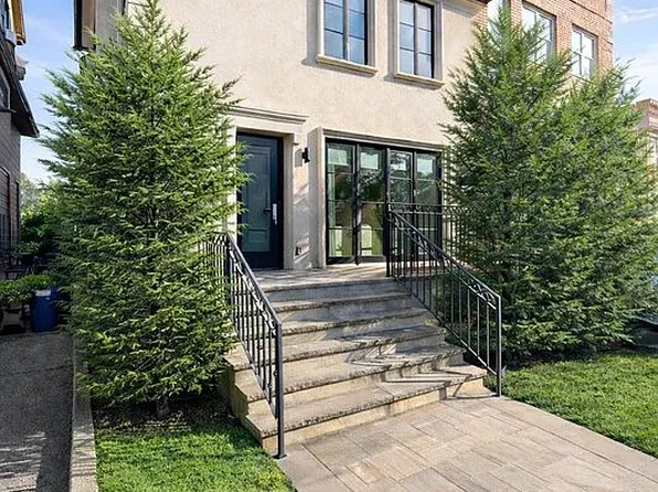 1505 E 17th St, Brooklyn, NY 11230