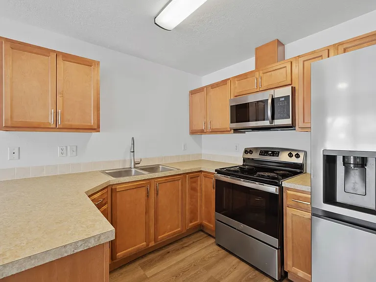 1311 N Gingham Ave — Photo 8