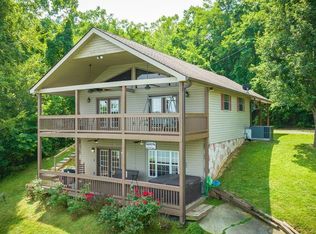 930 Red Bud Ln, Sevierville, TN 37876