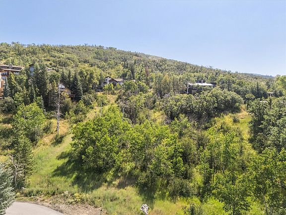 4th image of 2725 Ski Trail Lane