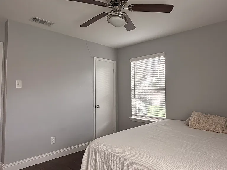 9605 Kittyhawk Ln — Photo 5