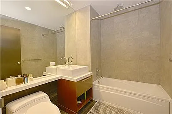 Rented by R New York | media 29