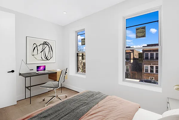 Rented by Coroi Corp | media 8