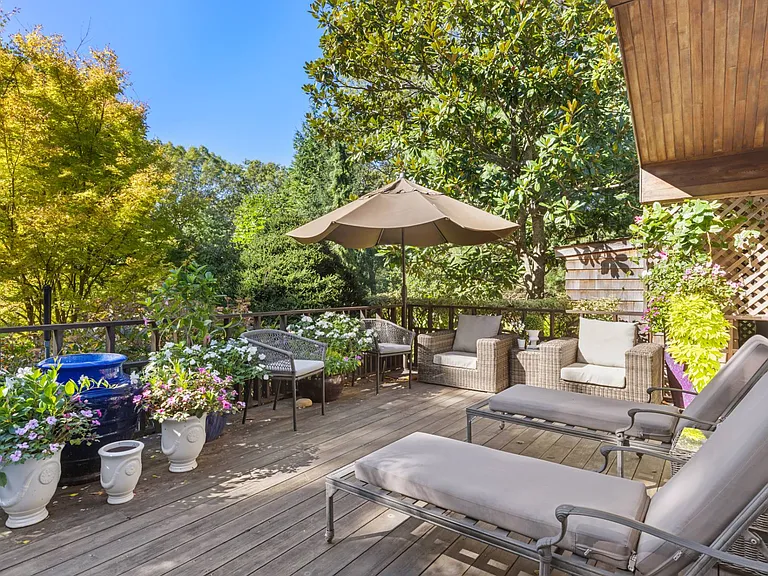 210 Treescape Dr — Photo 6