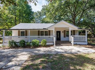 5946 Dodgen Rd SW, Mableton, GA 30126