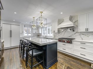 43 Long Dr, Hempstead, NY 11550