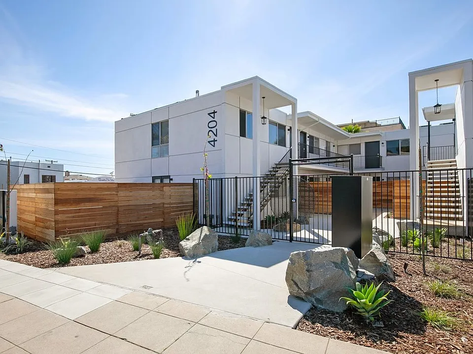 4204 Campus Ave