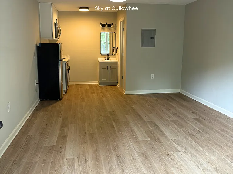 Sky at Cullowhee - Modern Living! - 50 % off First month — Photo 16