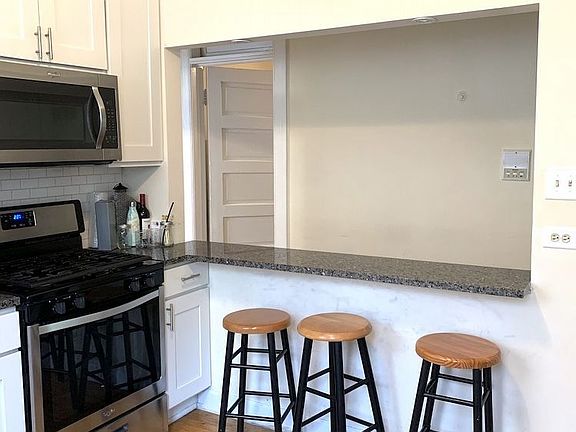 5th image of 2545 N Seminary Ave APT 1F