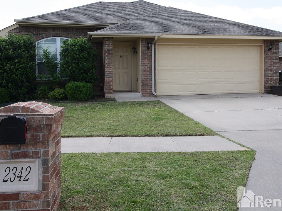 1st image of 2342 Blue Jay Dr