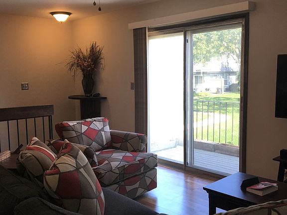 4th image of 610 Bryn Mawr Ct #610