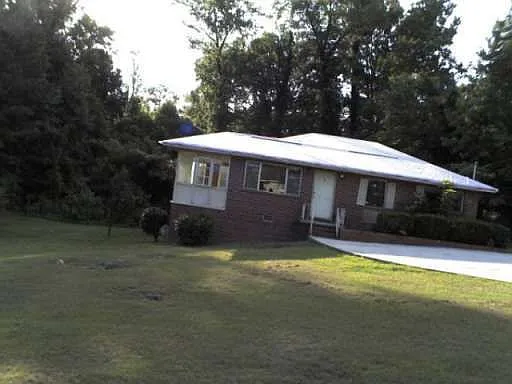2004 Knightsbridge Rd photo 1