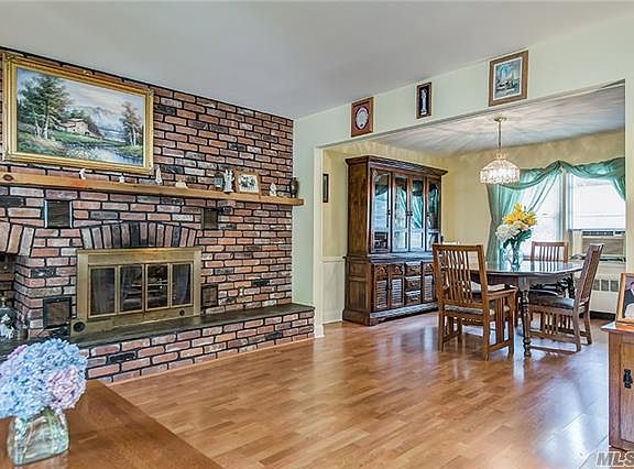 5th image of 18 Francesca Dr