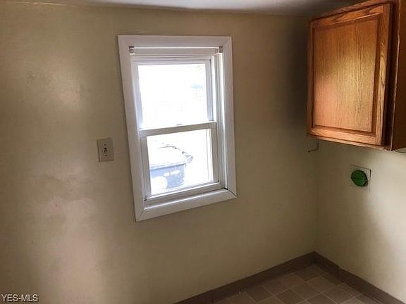 5th image of 18424 Puritas Ave