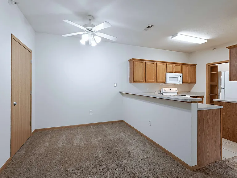 Gateway Park Apartments — Photo 57