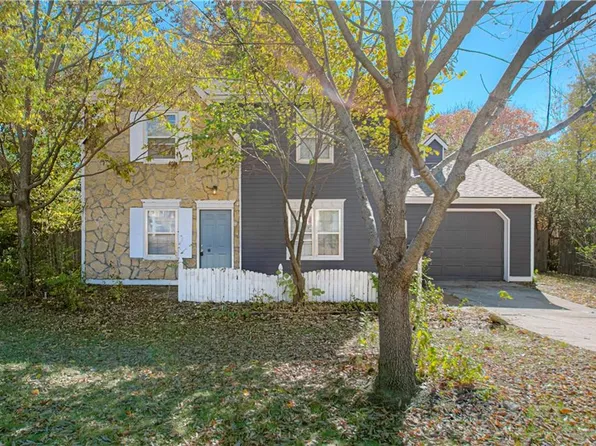 3603 Lakecrest Ct, Lawrence, KS 66049