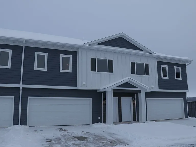 Pioneer Apartments & Townhomes — Photo 25