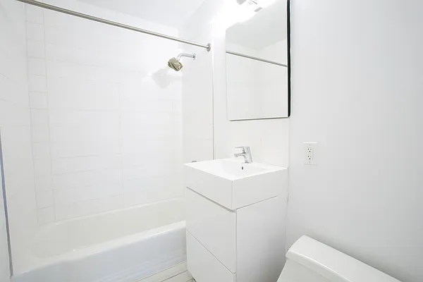 Rented by Stonehenge NYC LLC | media 10