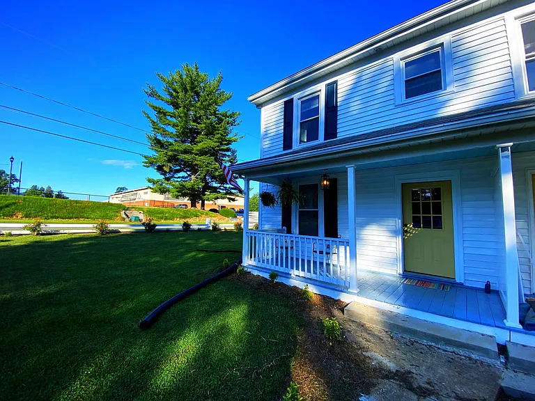 129 Tams St #A — Photo 3