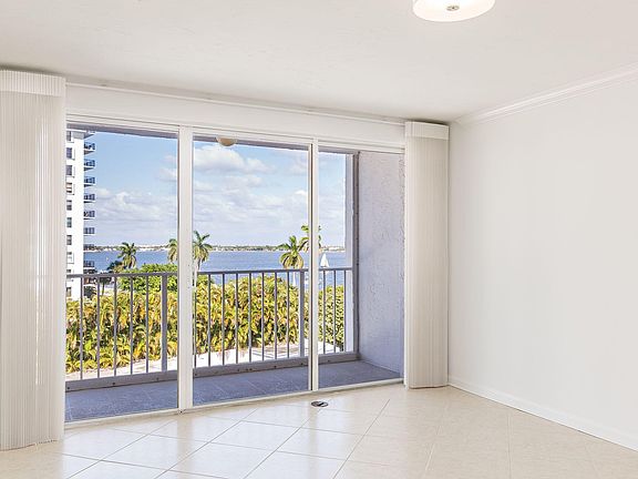 2nd image of 3901 S Flagler Dr APT 505