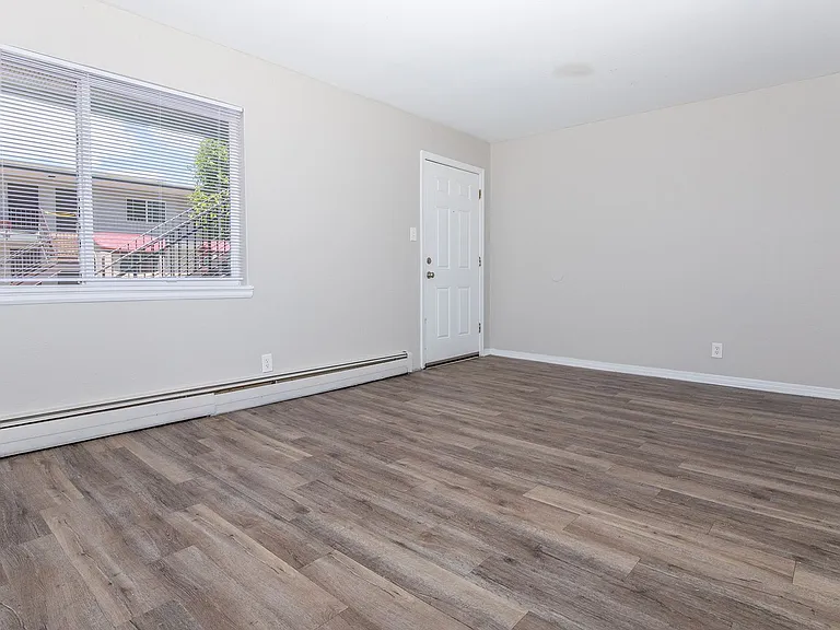 De Cortez Apartments — Photo 37
