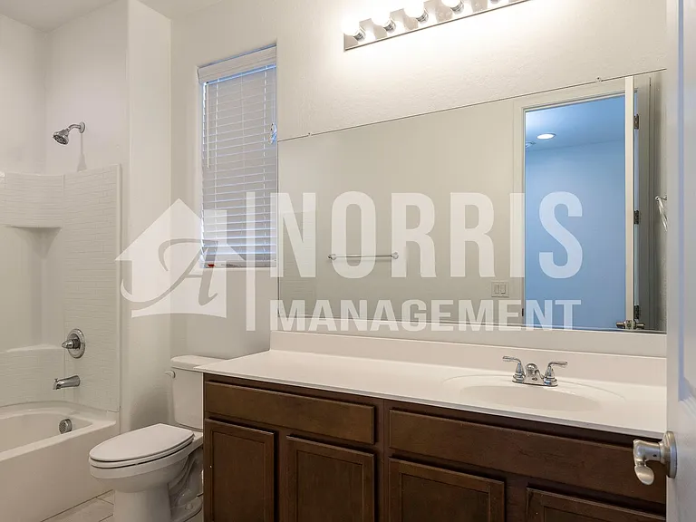 336 E Hawaii Dr — Photo 16