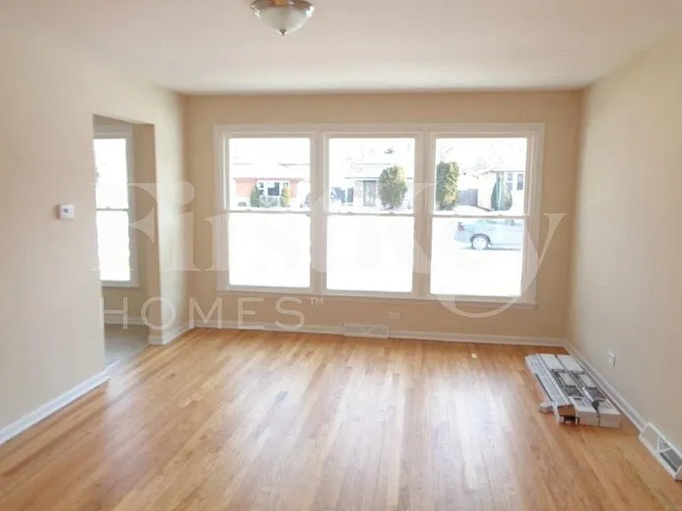14812 Ellis Ave — Photo 4