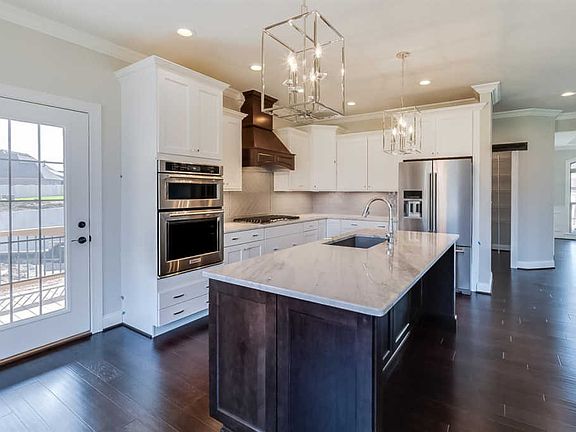 3rd image of 2344 Coroneo Ln