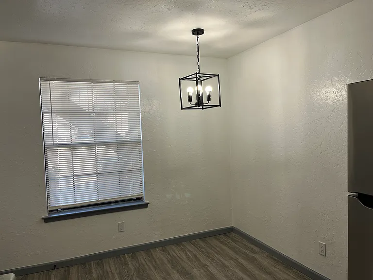 Fully Updated 2 Bedroom End Unit in Rio Rancho — Photo 14