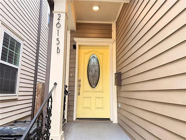 2615 Banks St — Photo 3