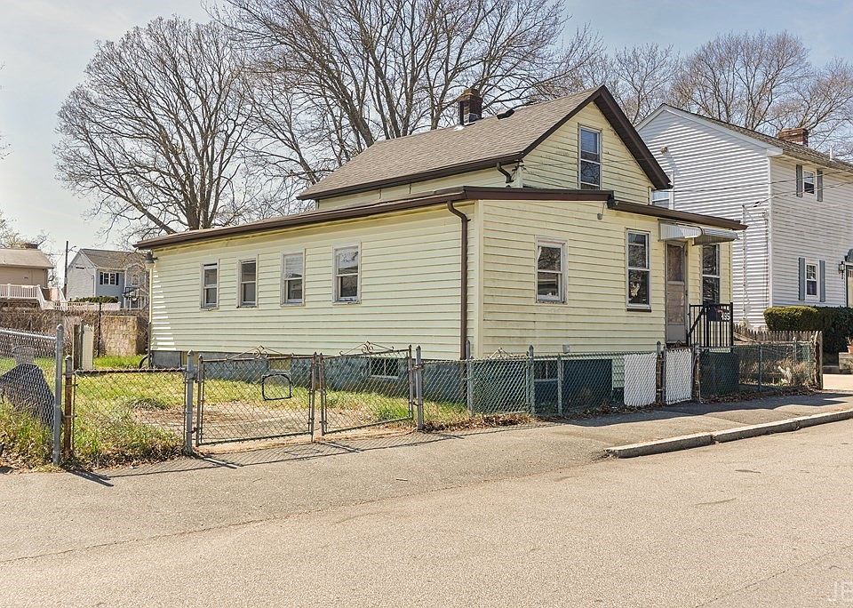 495 Chicago St, Fall River, MA 02721 Zillow