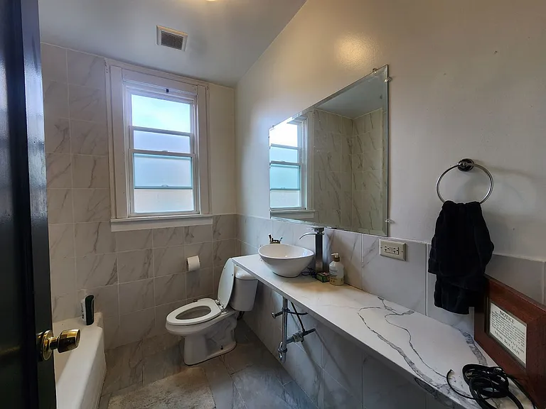 6107 N Washtenaw Ave #2W — Photo 19