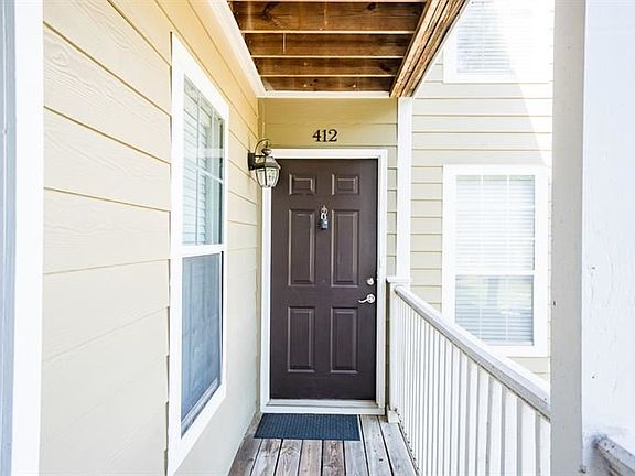 2nd image of 412 Berkeley Woods Dr