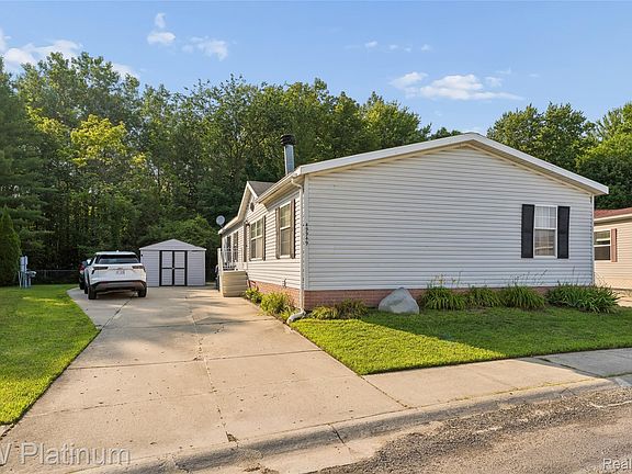 2nd image of 49949 Serenity Ln
