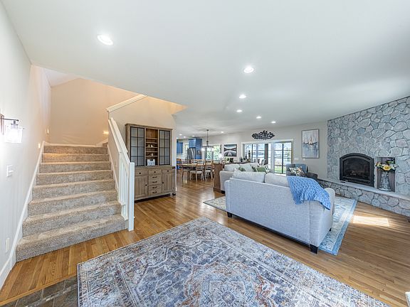 2nd image of 509 Superior Ave #509