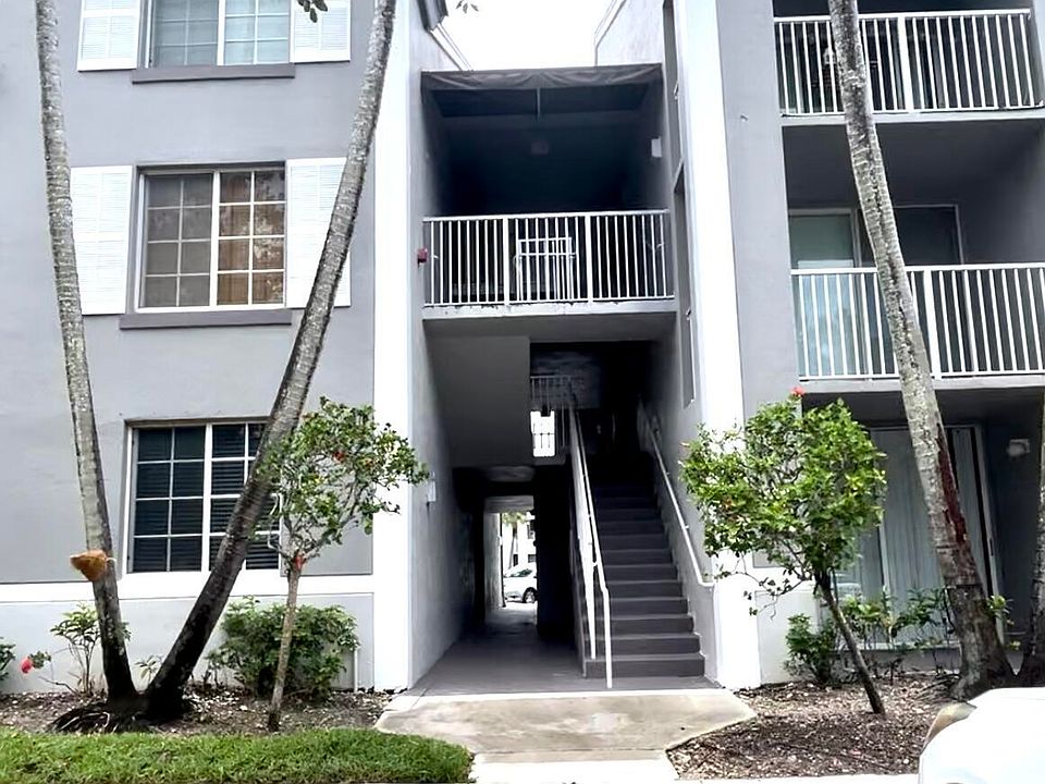 1st image of 631 SW 111th Ln APT 102