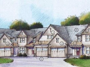 22 Pleasant St #1, Wellesley, MA 02482