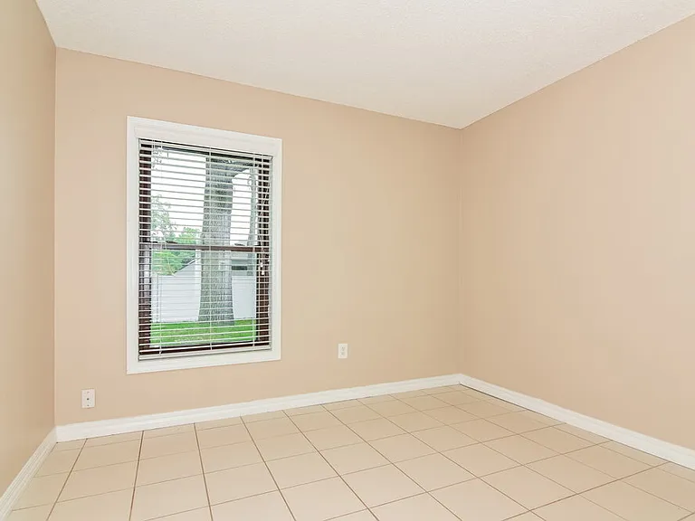 2526 Wrencrest Cir — Photo 14